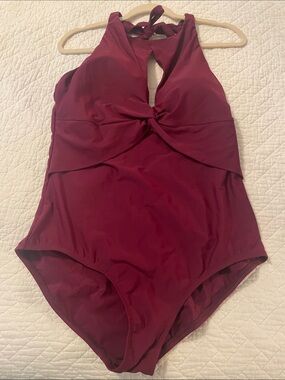 Swimsuits For All Burgundy Twist-Front One-Piece Swimsuit